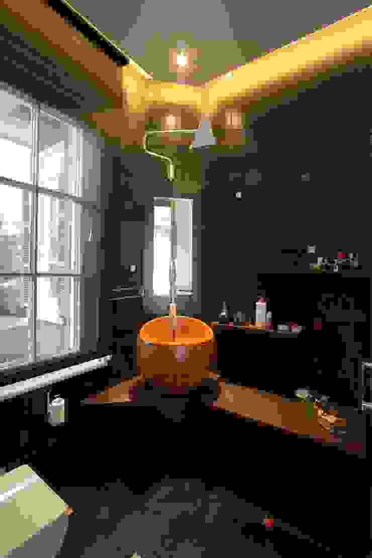 Contemporary Classical Villa in Kemer Golf & Country Orkun İndere Interiors Baños de estilo moderno