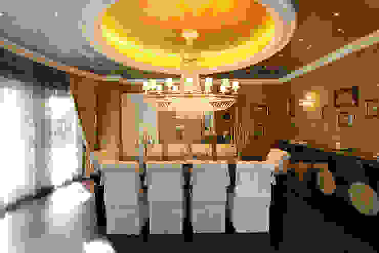 Contemporary Classical Villa in Kemer Golf & Country Orkun İndere Interiors Comedores de estilo clásico