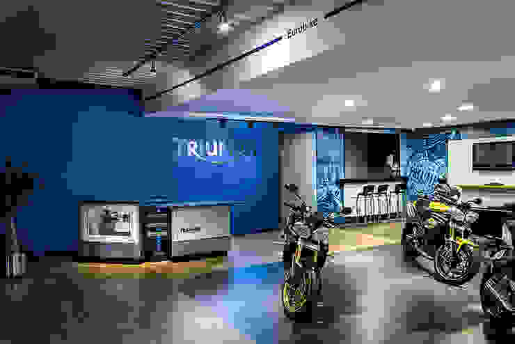 Triumph Porto Alegre RICARDOTRAMONTINA.ART Concessionárias modernas