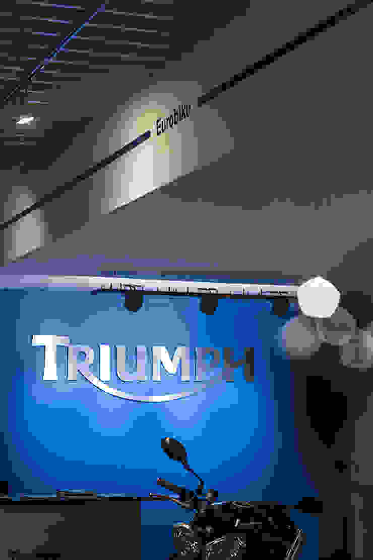 Triumph Porto Alegre RICARDOTRAMONTINA.ART Concessionárias modernas