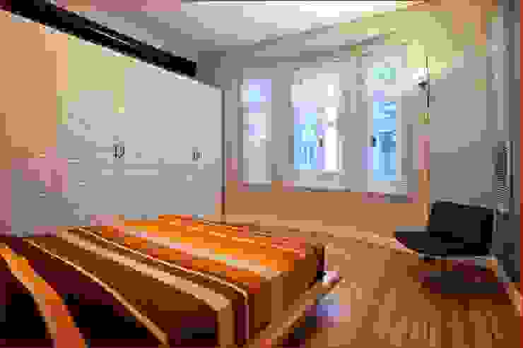 DICLE HOKENEK ARCHITECTURE Modern style bedroom