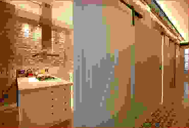 DICLE HOKENEK ARCHITECTURE Corridor, hallway & stairs Accessories & decoration