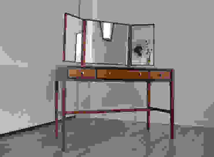 A 1960s Heals dressing table with adjustable mirror Funky Junky 침실화장대