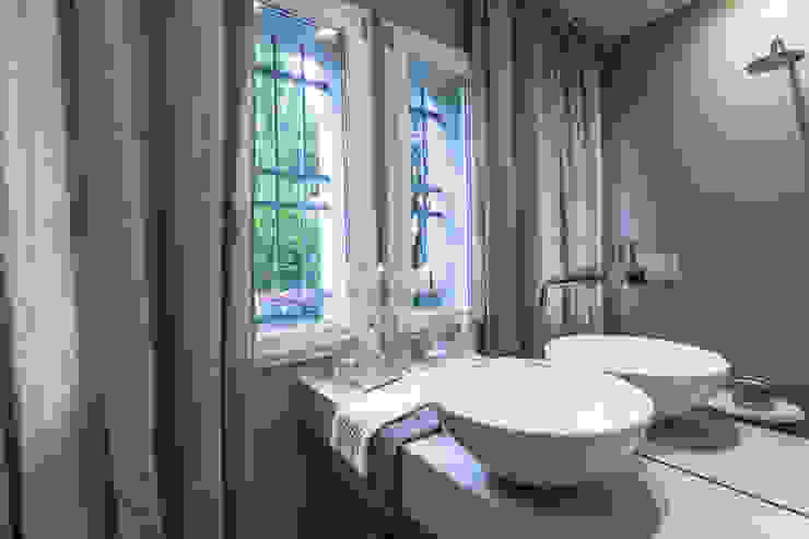 Quattro piani Primi Novecento, Lucia Bentivogli Architetto Lucia Bentivogli Architetto Classic style bathroom