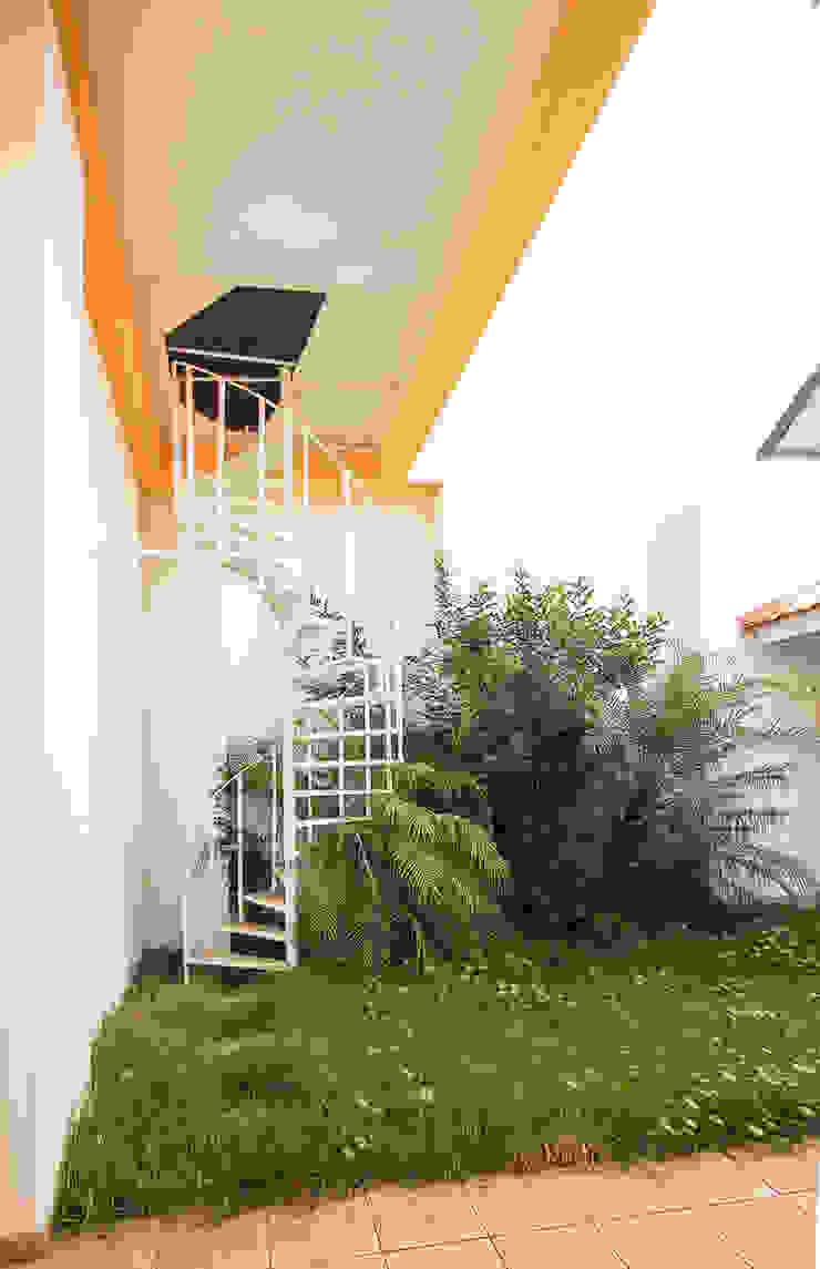projeto – fachada residência01 Michele Balbine Fotografia Jardins modernos