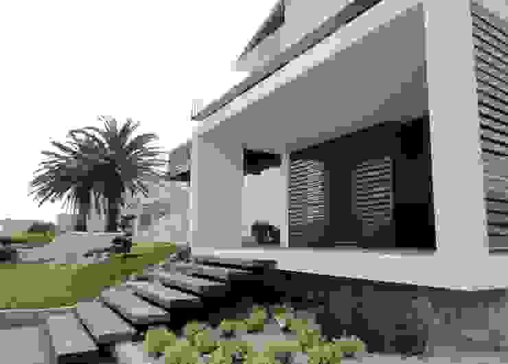   por GAAPE - ARQUITECTURA, PLANEAMENTO E ENGENHARIA, LDA Eclético  