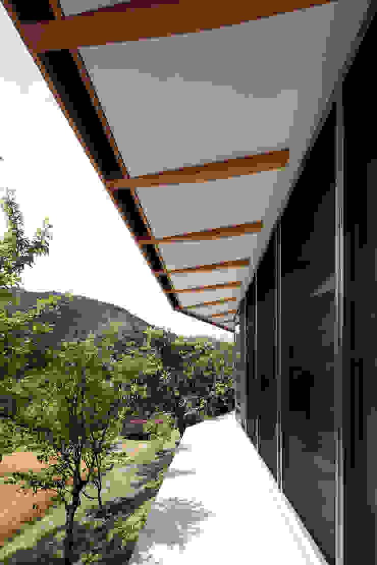 長谷雄聖建築設計事務所 Modern Houses