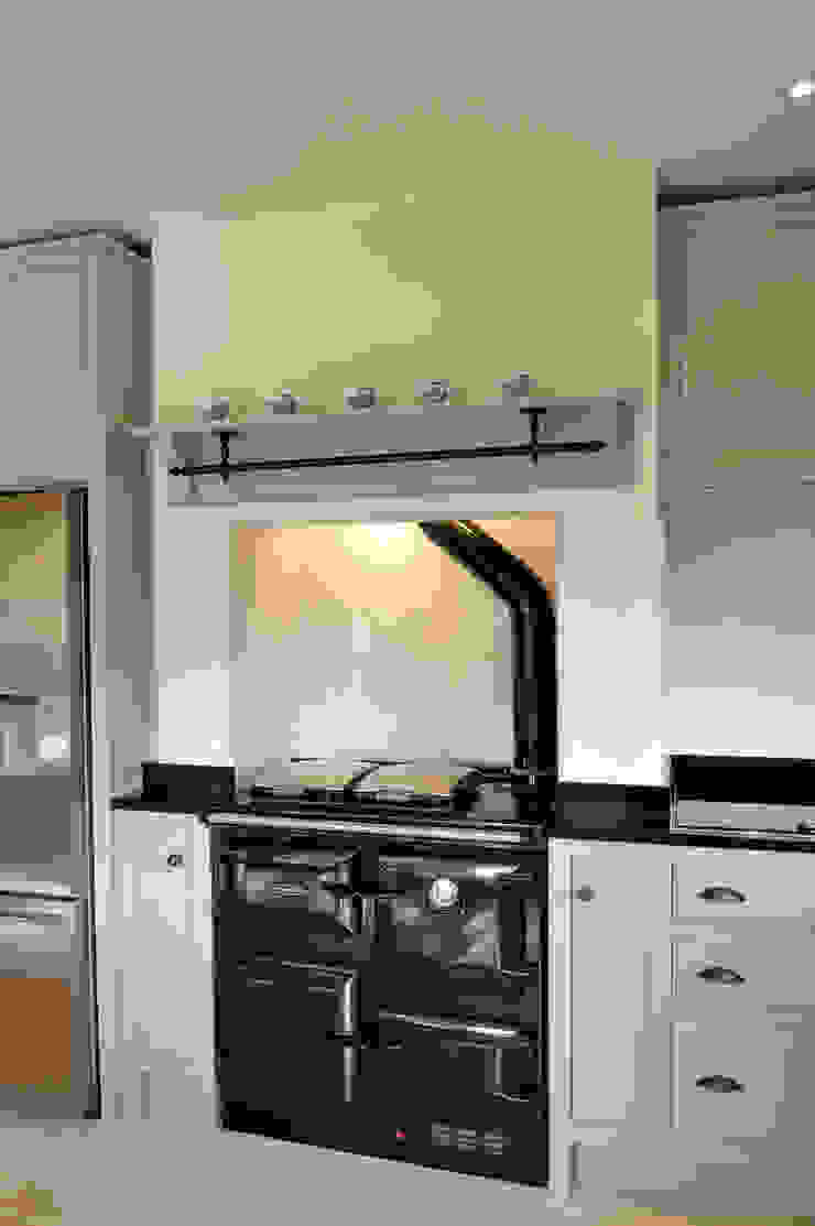 Property Renovation Hartley Quinn WIlson Limited Dapur Klasik
