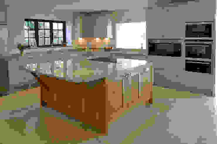 Property Renovation Hartley Quinn WIlson Limited Dapur Modern