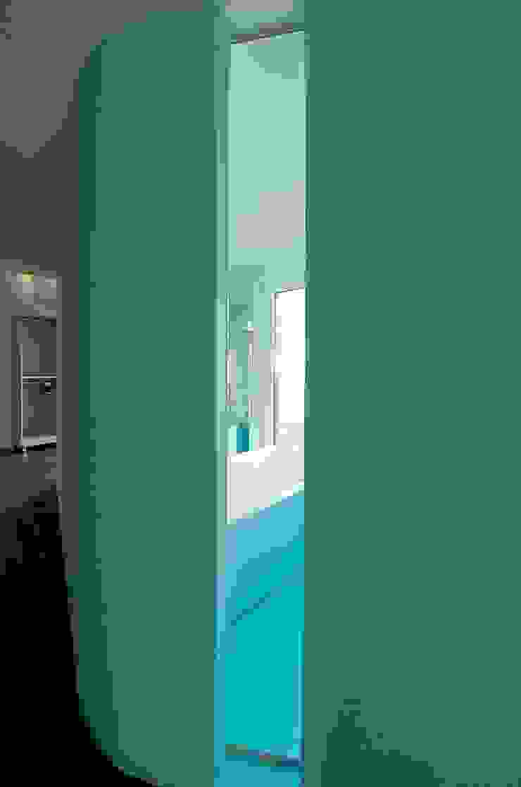 ein sichtschlitz zum eignergang 3rdskin architecture gmbh Ausgefallene Badezimmer