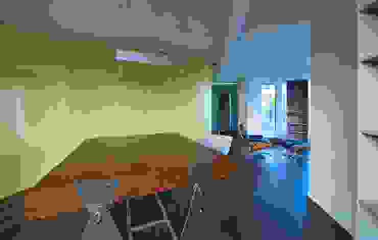 betttisch 3rdskin architecture gmbh ArbeitszimmerSchreibtische