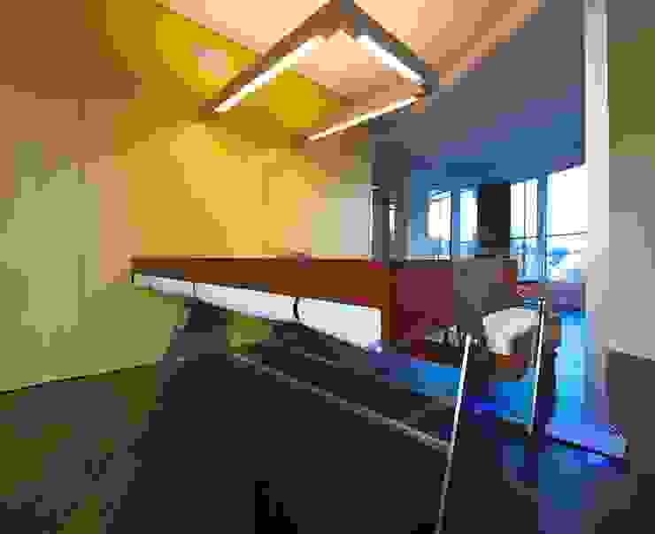 betttisch 3rdskin architecture gmbh ArbeitszimmerSchreibtische