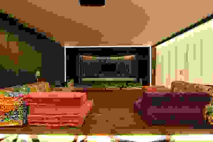 Contemporary Classical Villa in Kemer Golf & Country Orkun İndere Interiors Salas multimedia de estilo moderno