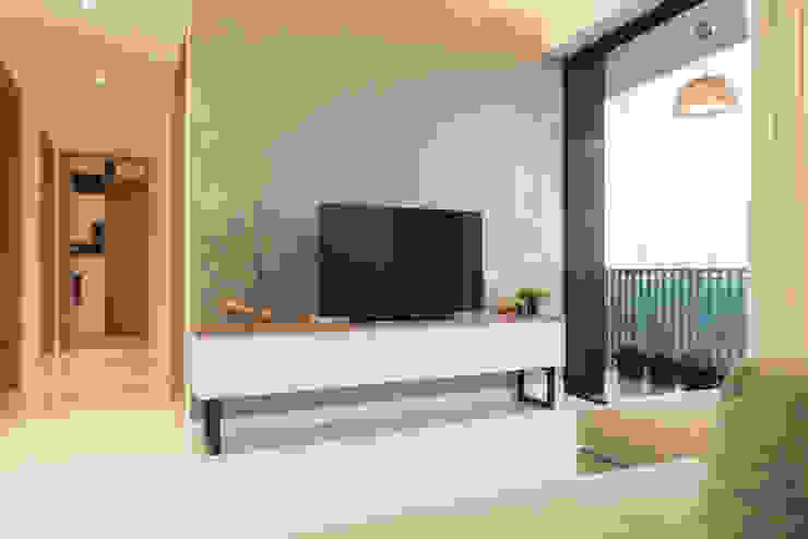 Eightytwo Minimalist living room