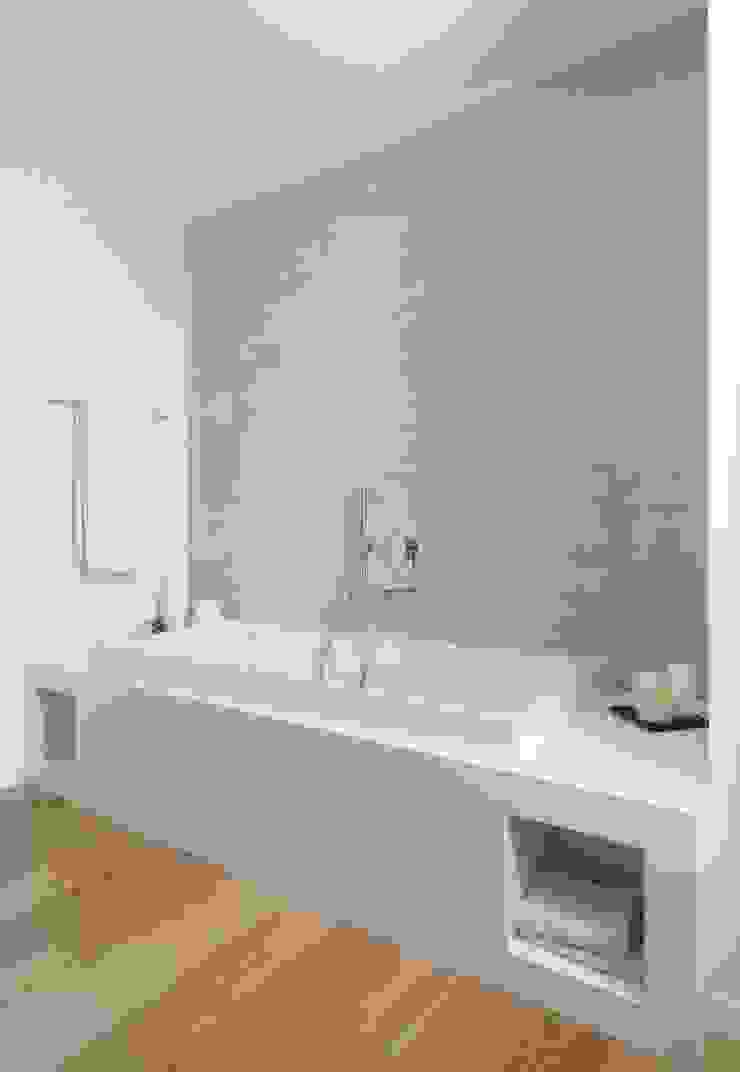 AM HOUSE, SANSON ARCHITETTI SANSON ARCHITETTI Minimalistische Badezimmer