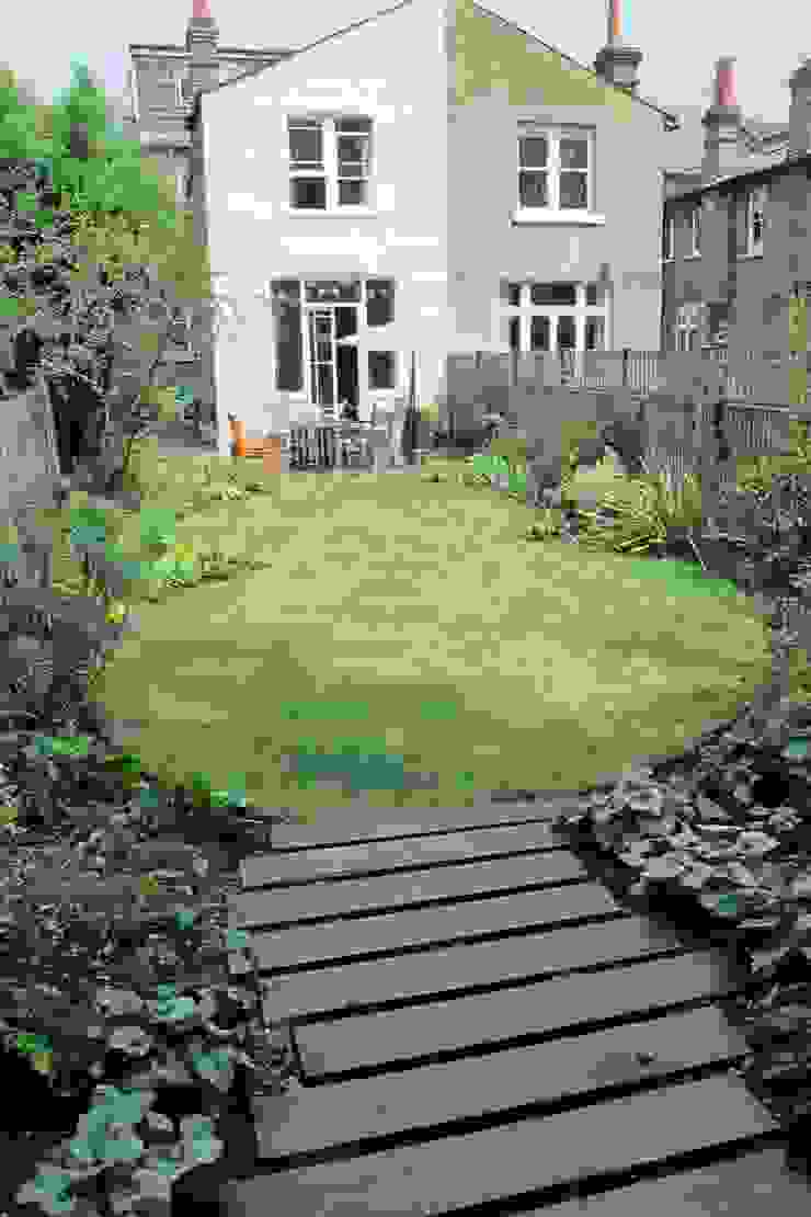 Garden with Oval Lawns homify