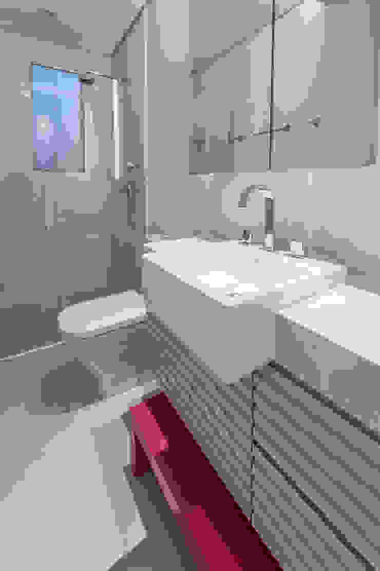 GREISSE PANAZZOLO ARQUITETURA Modern bathroom