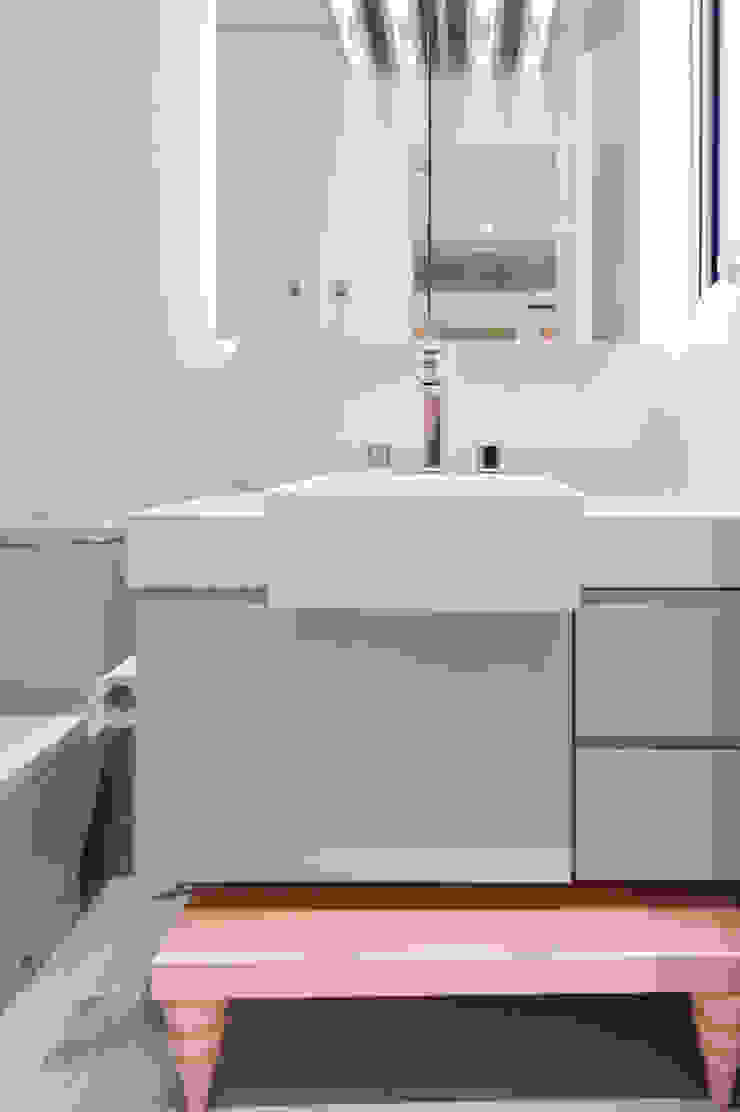 GREISSE PANAZZOLO ARQUITETURA Modern bathroom