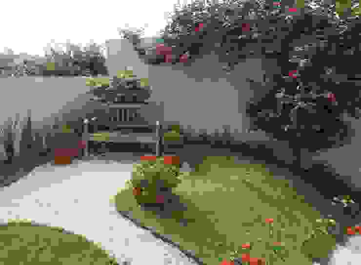 Jardim romântico Lúcia Vale Interiores Jardins rústicos Flor,Plantar,Propriedade,Vaso de flores,Botânica,Grama,Céu,Árvore,Arbusto,Panorama