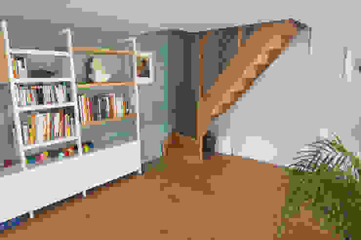 Escritórios modernos por Lise Compain Moderno