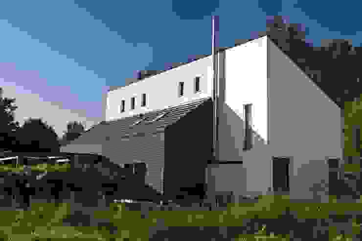 ein haus am bach, .rott .schirmer .partner .rott .schirmer .partner Modern houses