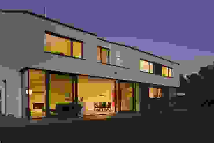 ein haus am bach, .rott .schirmer .partner .rott .schirmer .partner Modern houses