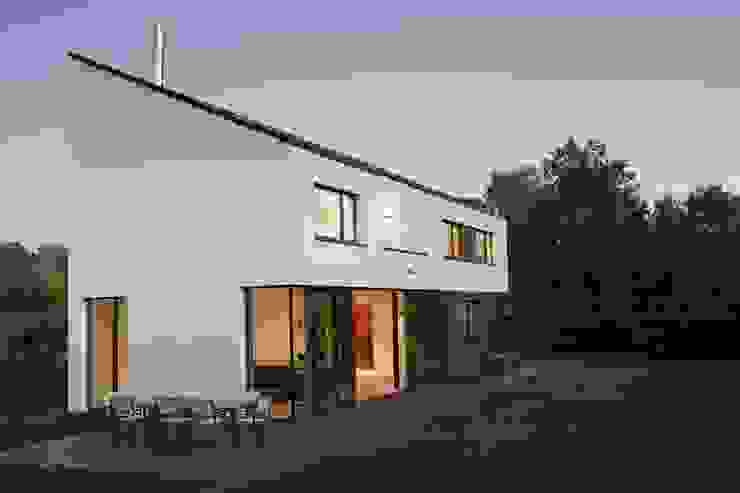 ein haus am bach, .rott .schirmer .partner .rott .schirmer .partner Modern houses