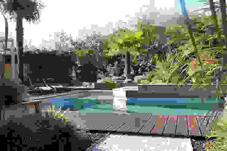 Création d'un jardin avec piscine, bureau d'etudes jardins KAEL bureau d'etudes jardins KAEL Moderne Pools
