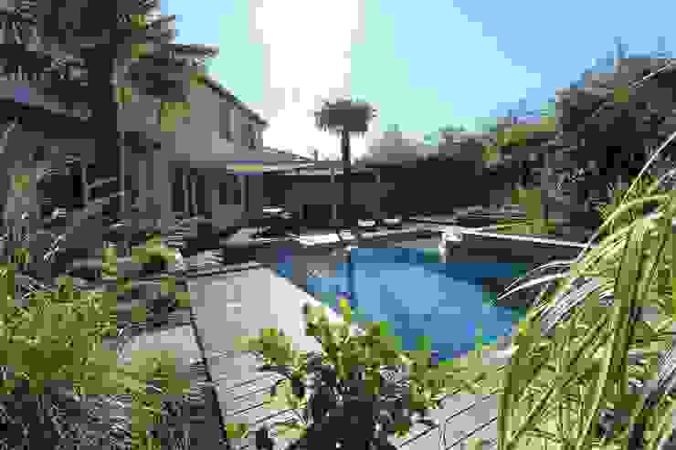 Création d'un jardin avec piscine, bureau d'etudes jardins KAEL bureau d'etudes jardins KAEL Moderne Pools