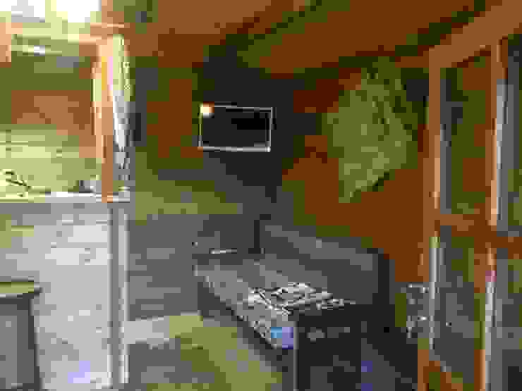 Rustic style house by Tabiat Ahşap Tasarım ve Uygulama San. Tic. Ltd. Şti Rustic