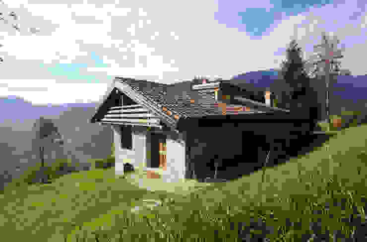 supercake Rustic style house