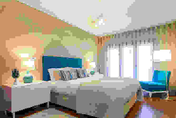 Traço Magenta - Design de Interiores 모던스타일 침실