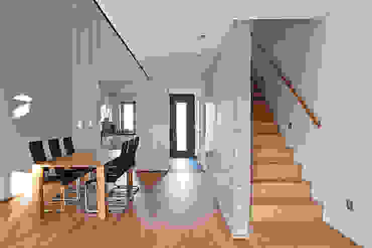 Reihenhauser Kompakt Aber Grosszugig Von Lecke Architekten Homify