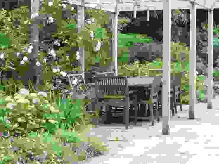 Country Family Garden With Oriental Water Garden Cherry Mills Garden Design Giardino rurale