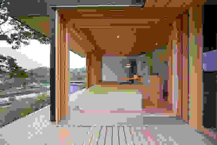 Tei Engawa (Japanese style veranda) キリコ設計事務所 Balkon, Beranda & Teras Gaya Asia