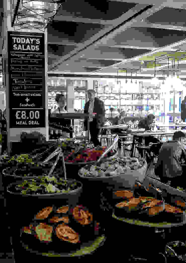 Barbican Foodhall - Signage helen hughes design studio ltd Gastronomi Gaya Industrial