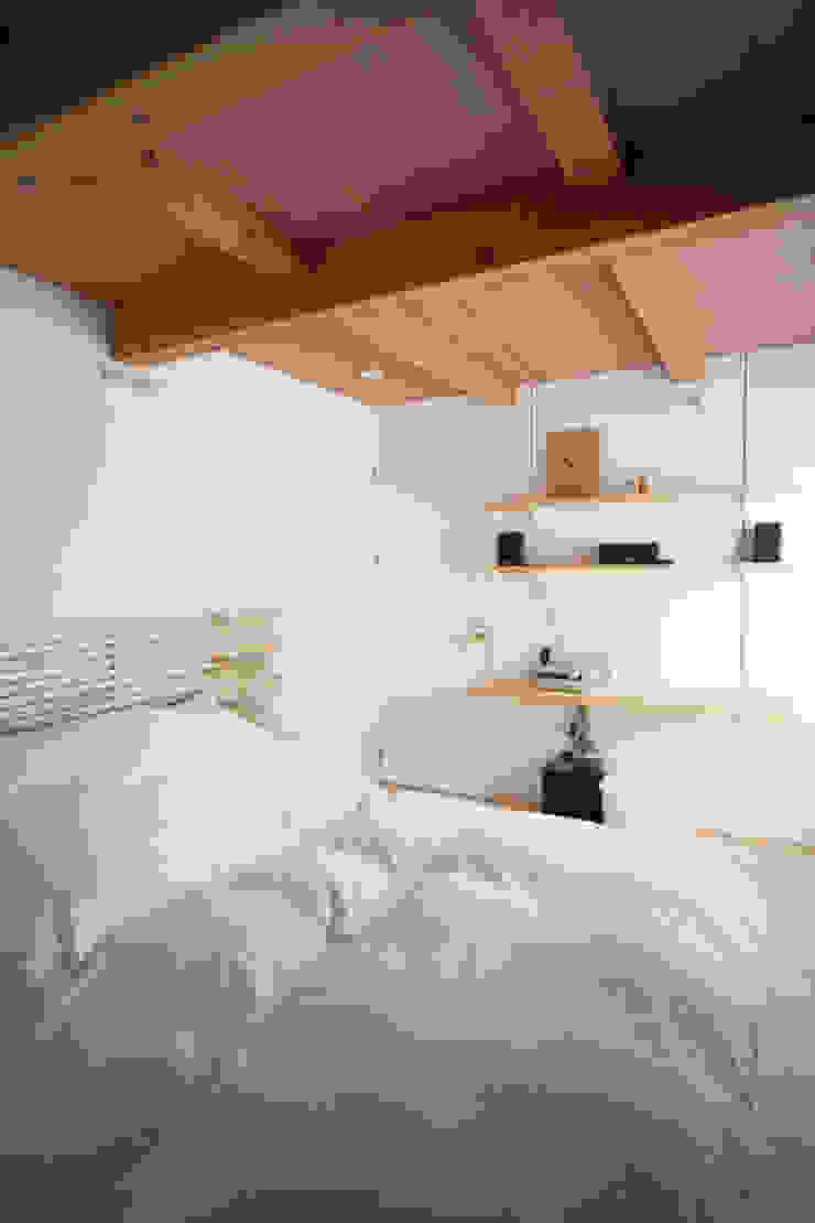 Zig Zag bed room キリコ設計事務所 Scandinavian style bedroom