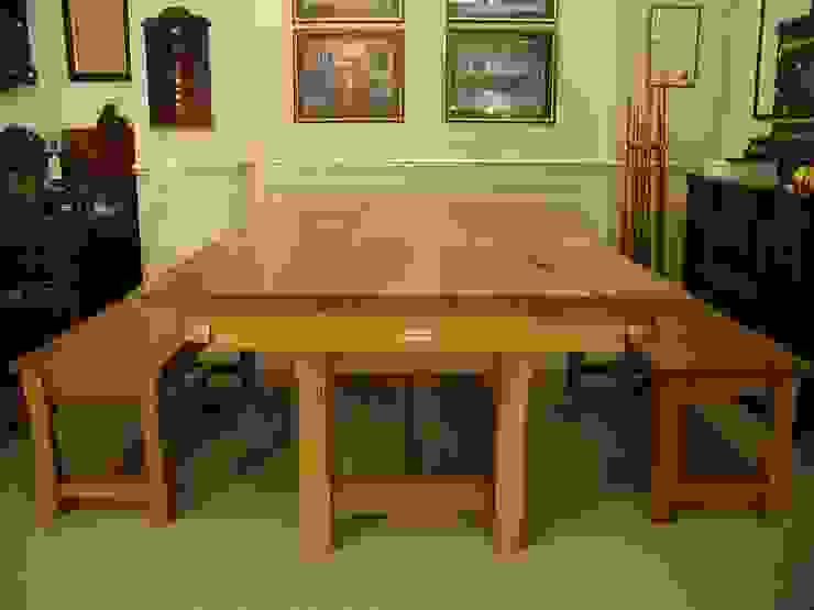 7 ft Lindo Convertible Dining Table, shown with the leaves on & benches HAMILTON BILLIARDS & GAMES CO LTD EsszimmerTische