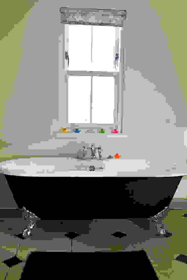 Craigentath, Blairs, Aberdeenshire, Roundhouse Architecture Ltd Roundhouse Architecture Ltd Classic style bathroom Bathtubs & showers