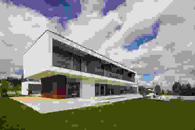 Modern houses by Atelier d'Arquitetura Lopes da Costa Modern