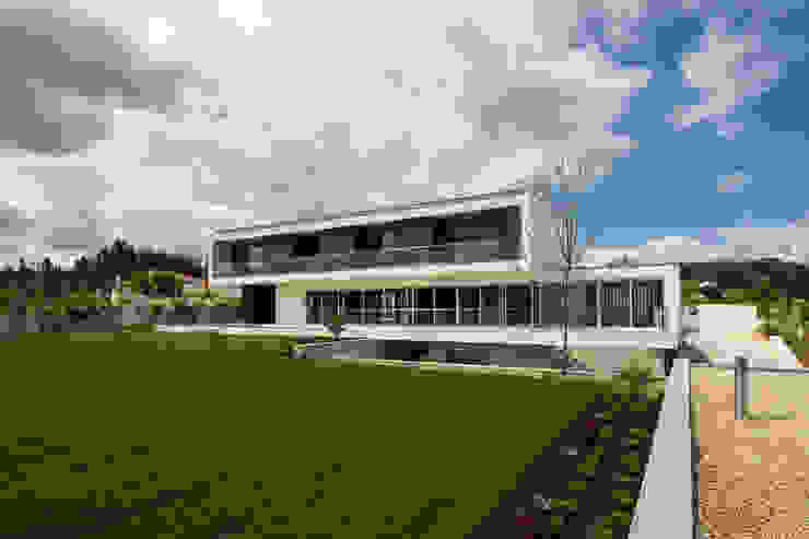 Modern houses by Atelier d'Arquitetura Lopes da Costa Modern