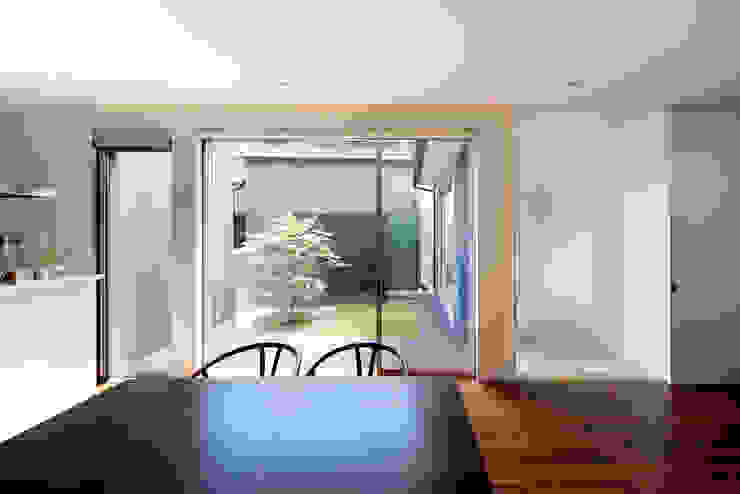 oriono no ie 一級建築士事務所アトリエm Modern dining room Wood Wood effect