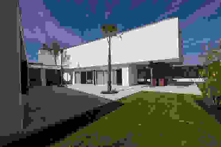 Modern houses by Atelier d'Arquitetura Lopes da Costa Modern