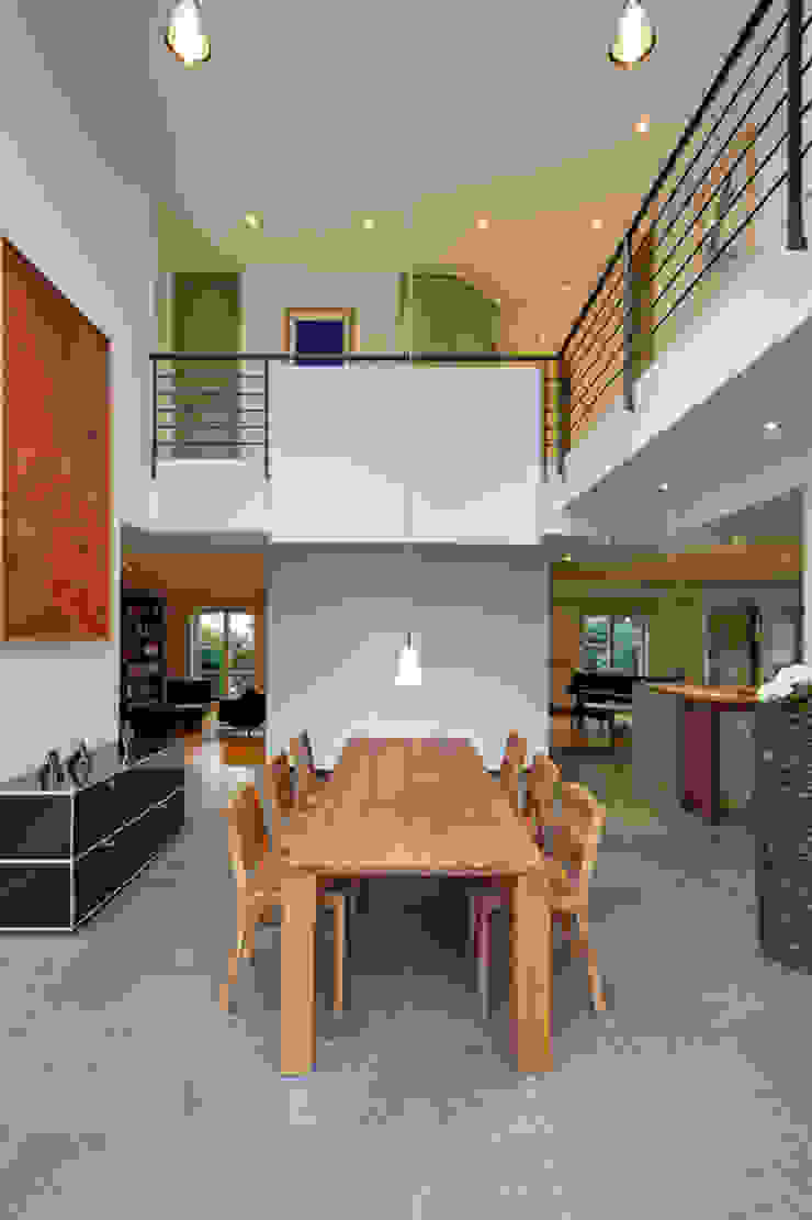 Architekturbüro Lehnen Modern dining room