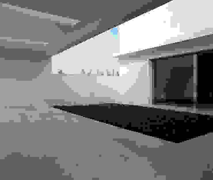 STUDIO LONGHEU Minimalist house