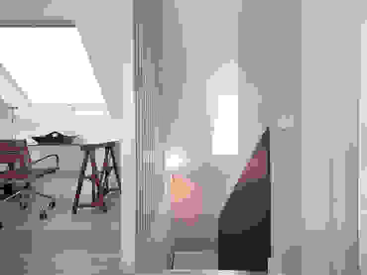 Tarimas de Autor Pasillos, vestíbulos y escaleras modernos