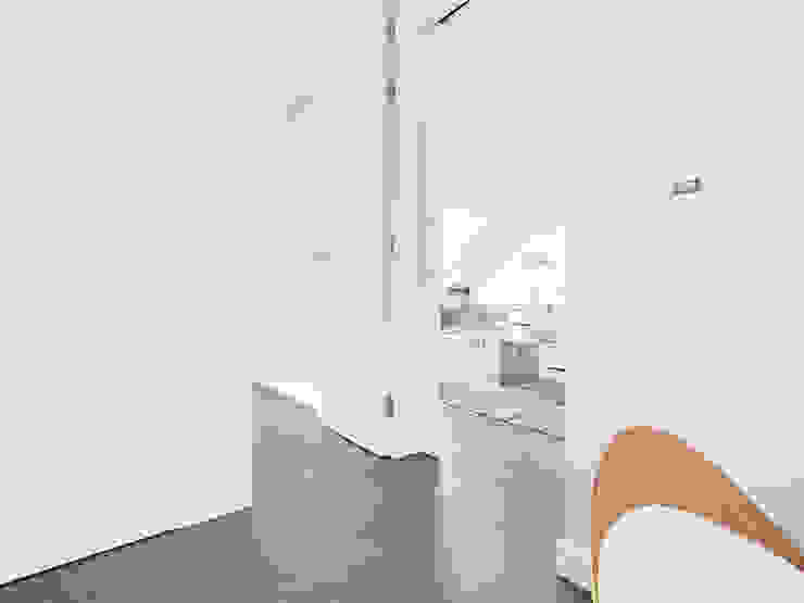 Tarimas de Autor Pasillos, vestíbulos y escaleras modernos