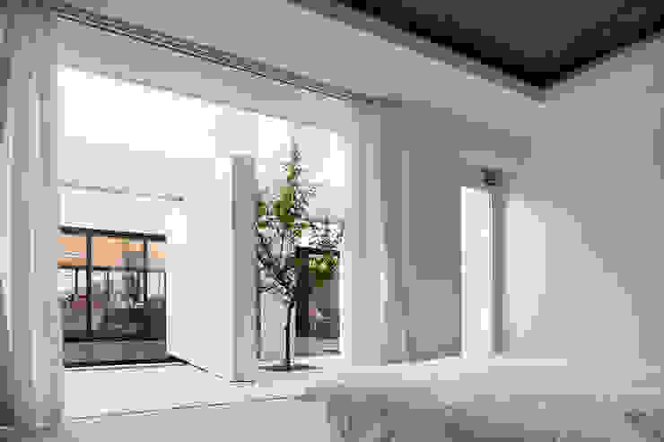 Quartos modernos por hyunjoonyoo architects Moderno