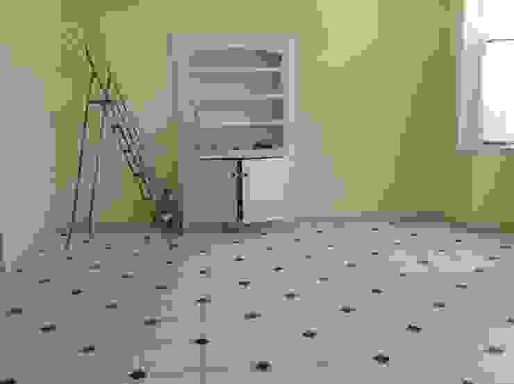 living room BEFORE Staging Factory