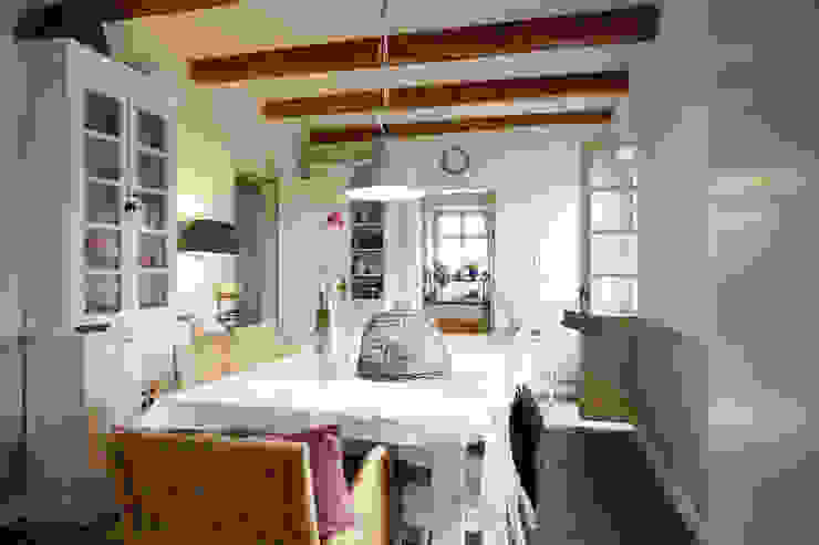 Architektur Fotografie, Olaf Tiedje FOTOGRAFIE Olaf Tiedje FOTOGRAFIE Skandinavische Esszimmer Tabelle,Möbel,Eigentum,Möbel,Holz,Innenarchitektur,Fenster,Zimmerpflanze,Umhauen,Küche